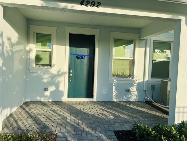 Building Photo - 4292 Longwood Lake Sq