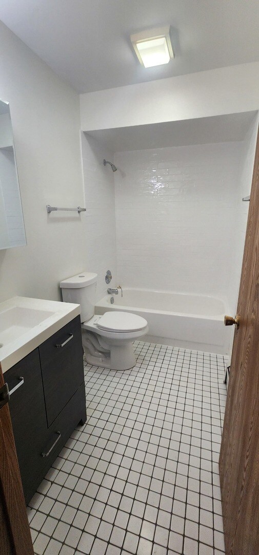 Building Photo - 9290 Hamilton Ct