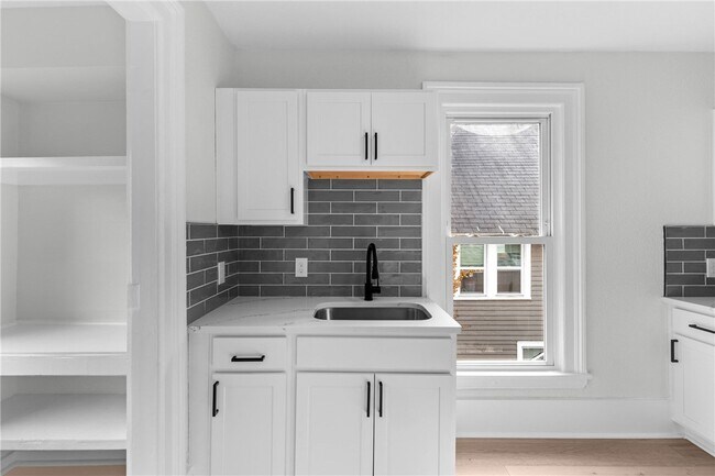 Building Photo - 26 Rowley St