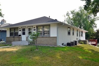 Building Photo - Beautiful Studio Apartment in Minneapolis - Available 7/24!