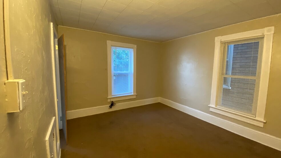 Building Photo - 401 1st Ave