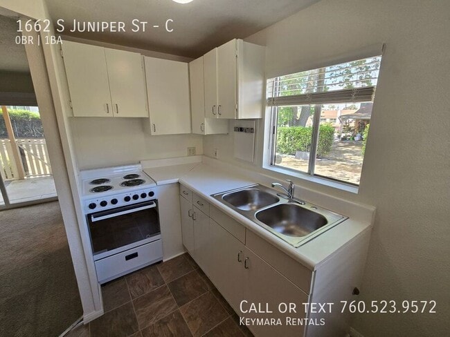 Building Photo - 1662 S Juniper St