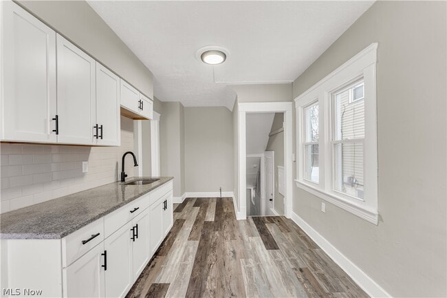 Building Photo - 1501 Botany Ave