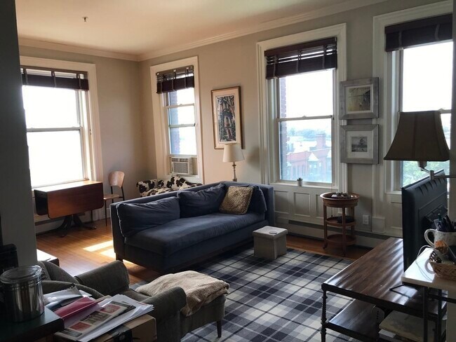 Building Photo - 478 Beacon St