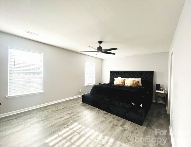 Building Photo - 3044 Winesap Dr