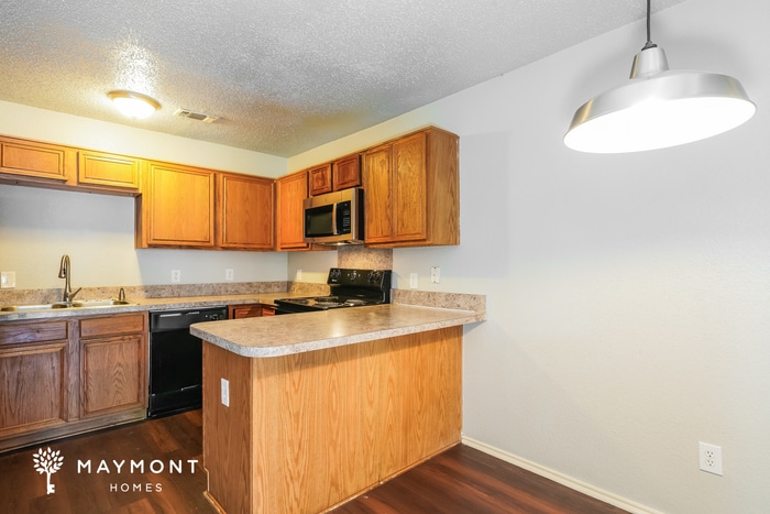 Building Photo - 2111 Dandelion Dr
