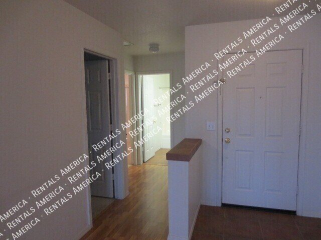 Building Photo - 752 E Rose Marie Ln
