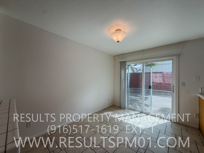Building Photo - Great Elk Grove 2 Bedroom plus Loft Home