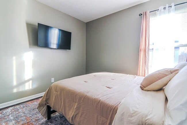 Building Photo - Fort Harrison State Park 4Bed Spacious Retreat