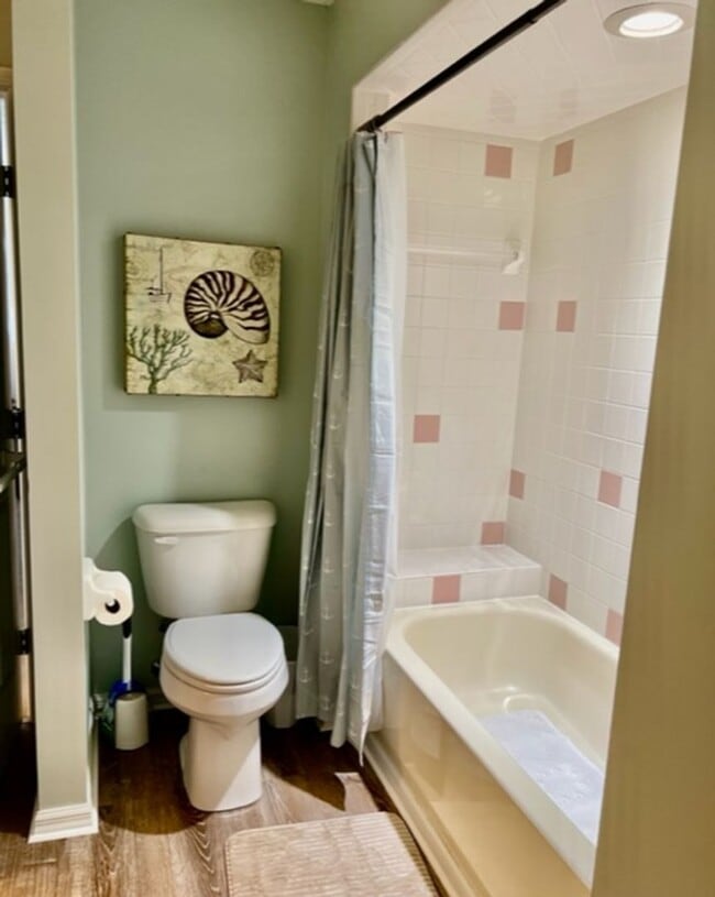 Building Photo - Beautiful Waterfront 2/2 Furnished Home Available April 2024