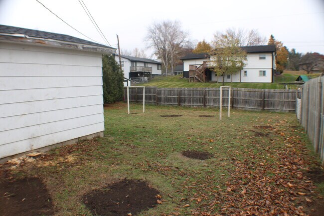 Building Photo - 2651 Western Ave