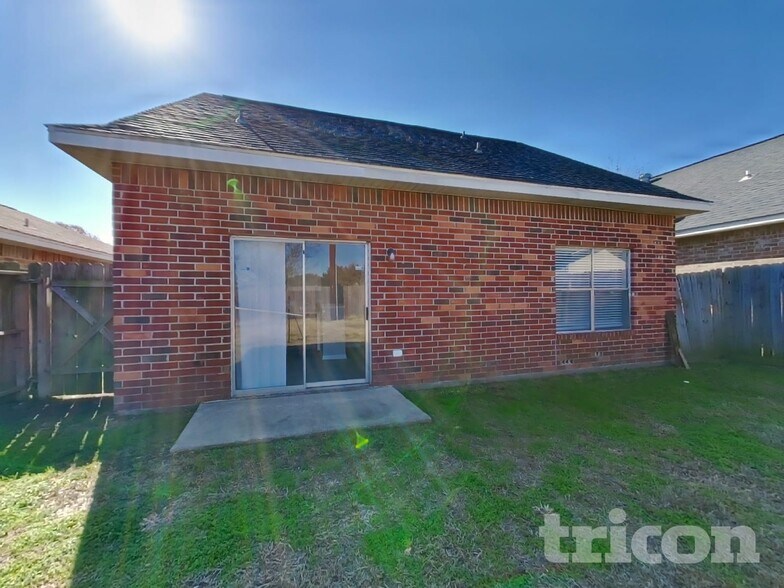 Building Photo - 7740 Sign St