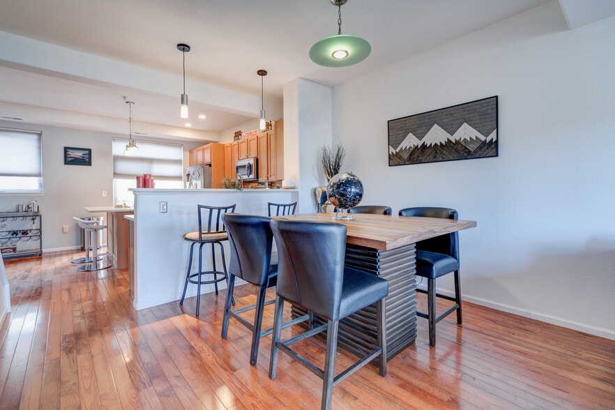 Building Photo - 2951 W Riverwalk Cir