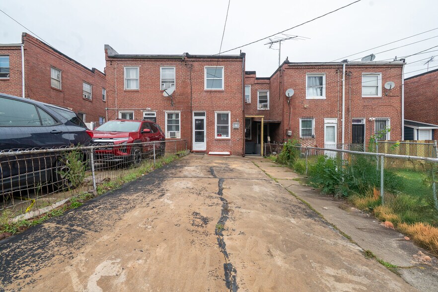 Primary Photo - 3551 Elmley Ave