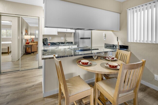 Building Photo - Downtown Anchorage One Bedroom One Bath (203)