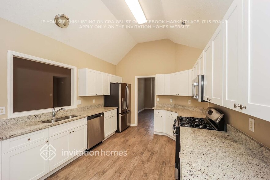 Building Photo - 135 Verdon Hill