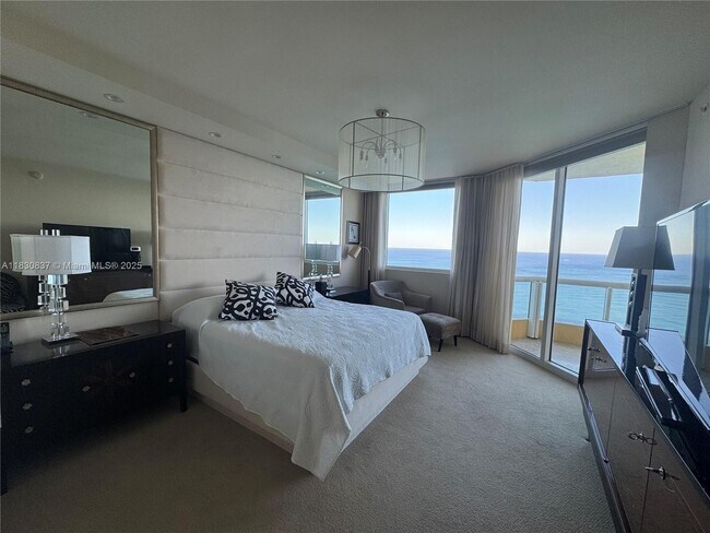 Building Photo - 17875 Collins Ave