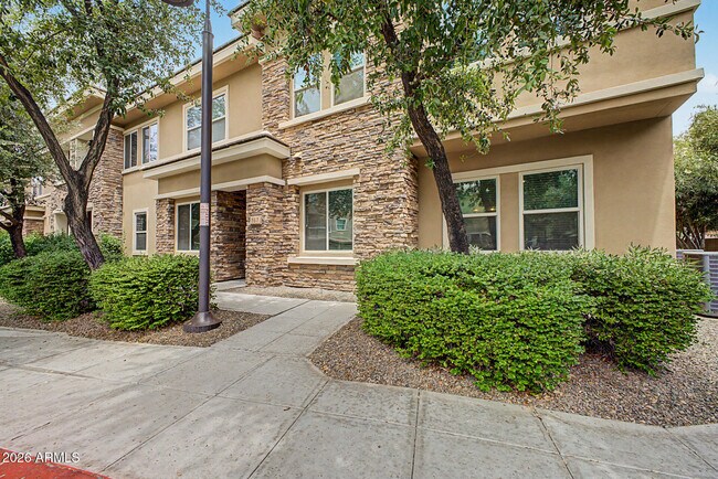 Building Photo - 5550 N 16th St