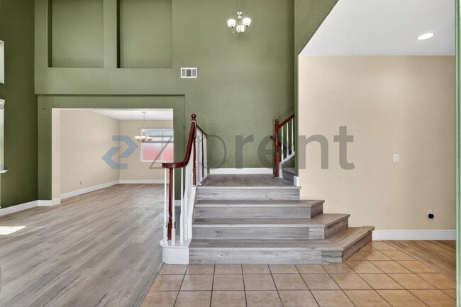 Building Photo - 26 Escher Cir