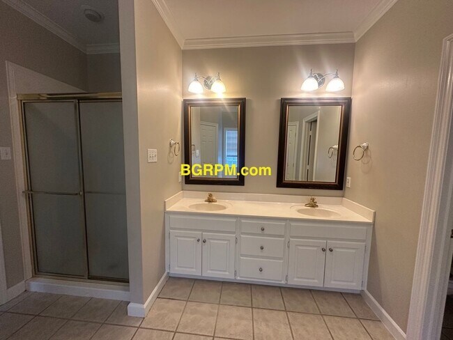 Building Photo - 4 Bedroom, 2 Bath, Cabot