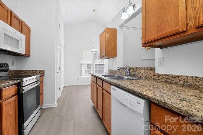 Building Photo - 3411 Pondridge Ct
