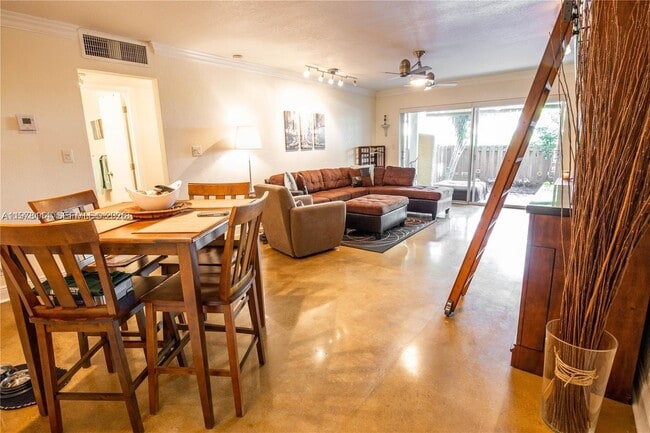 Building Photo - 1700 SE 15th St