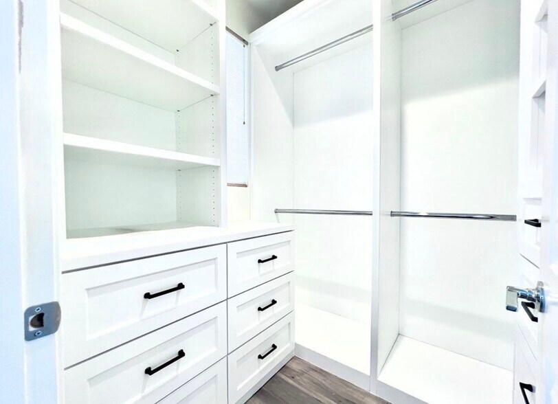 Building Photo - 110 Keeper