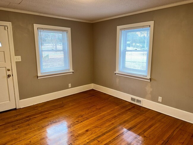 Building Photo - Cute Two Bedroom Home in The Arts District!