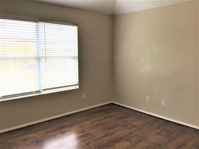 Building Photo - 11919 Lois Ln Dr