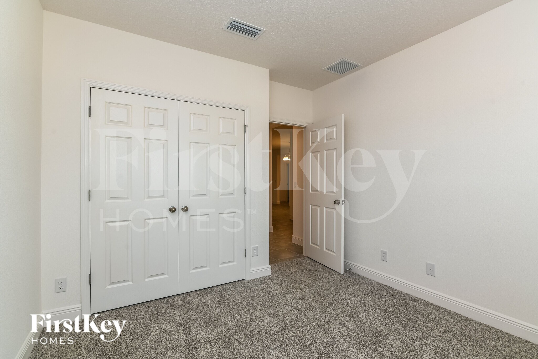 Building Photo - 705 Blackstone St