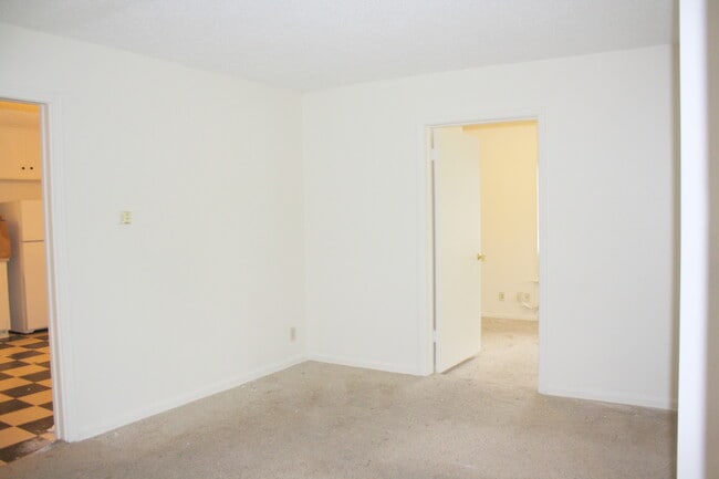 Building Photo - 3/1 in Central Austin Highland Neighborhood. Fenced Backyard. W/D Connections