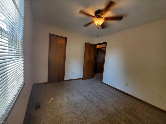 Building Photo - 5489 Davis Way