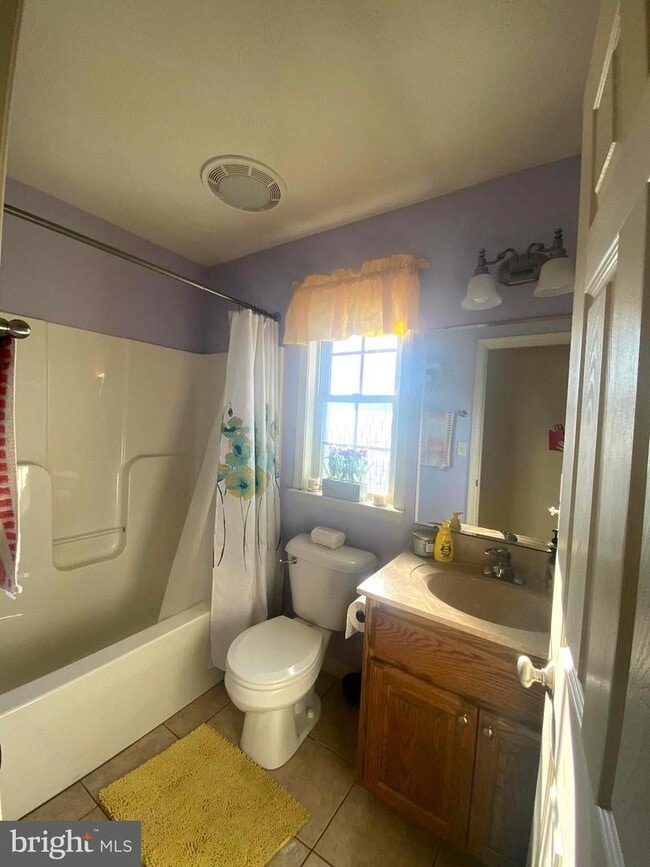 Building Photo - 45 S Strawberry Hill Dr