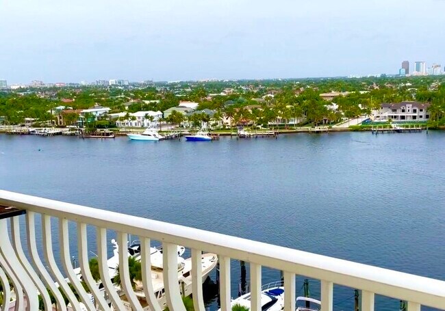 Building Photo - 1 Las Olas Cir