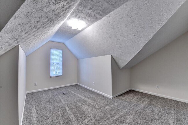 Building Photo - 3112 Sentinel Cir