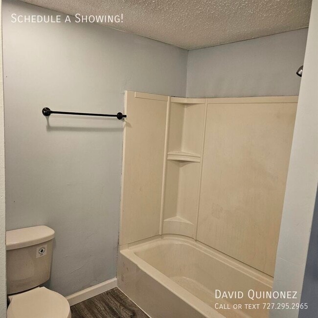 Building Photo - 2737 W Washington Center Rd