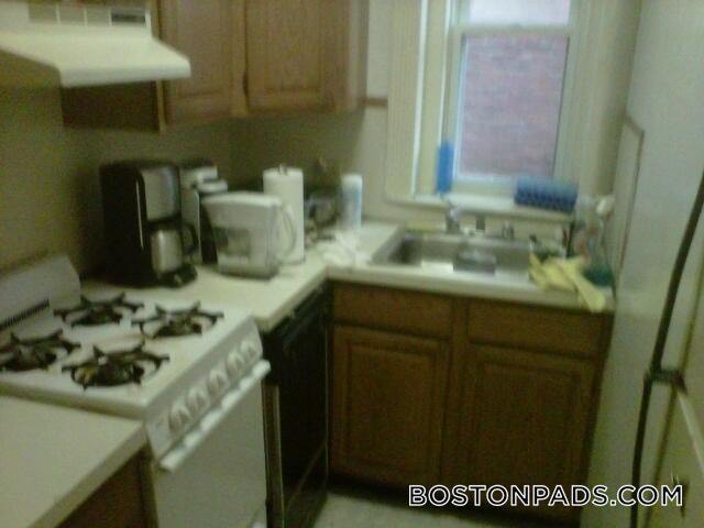 Building Photo - 463 Park Dr