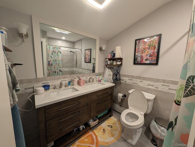 Building Photo - 47 University Heights Dr