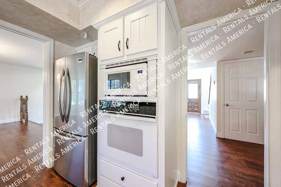 Building Photo - 5131 N 18th St