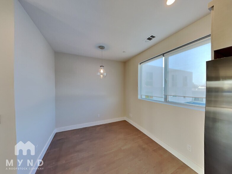 Building Photo - 3103 35th Ave