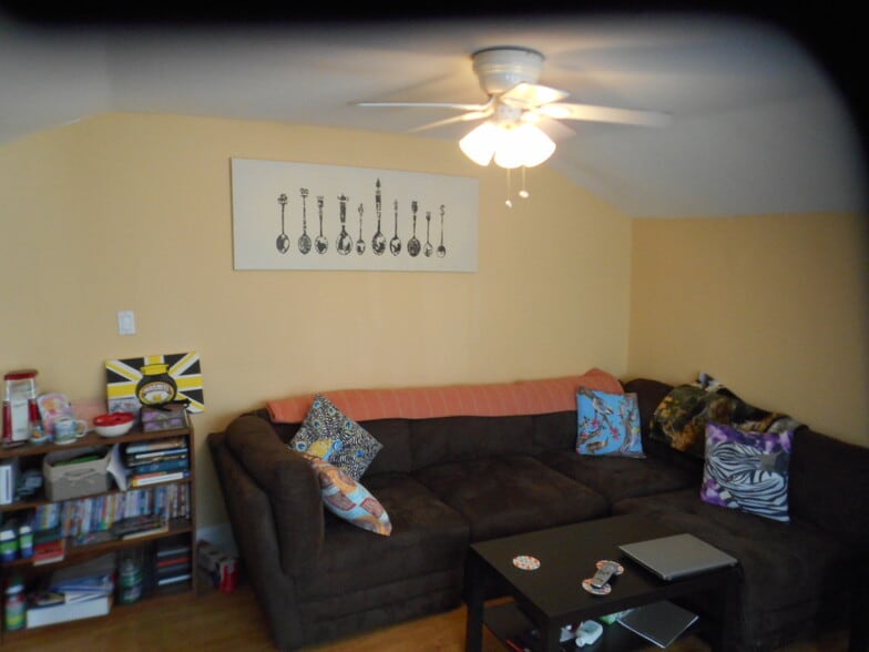 Building Photo - 129 Newark Pompton Tpke