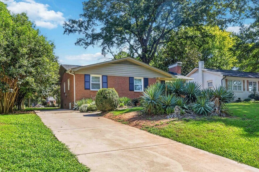 Building Photo - 1634 Van Buren Ave