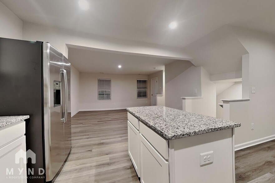 Building Photo - 2227 Fathom Wy