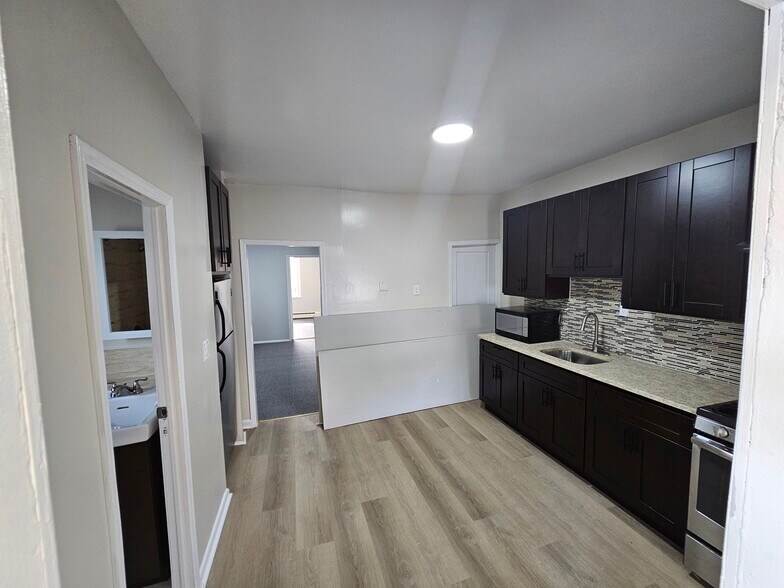 Primary Photo - 8905 215th St