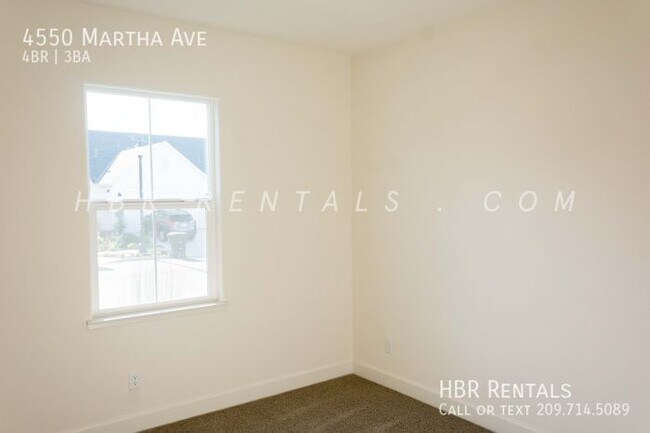 Building Photo - 4550 Martha Ave