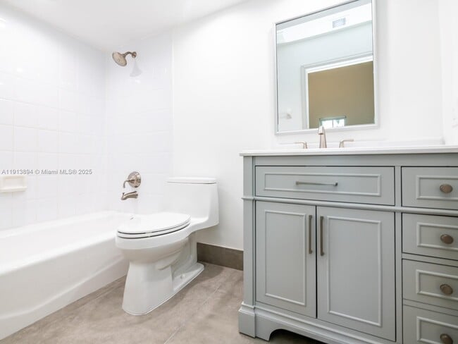 Building Photo - 20729 NE 32nd Ave