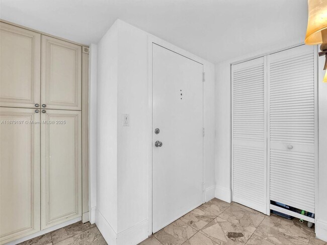 Building Photo - 2501 Brickell Ave