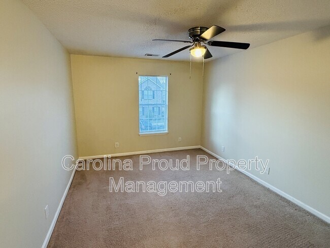 Building Photo - 2932 Mulberry Ln