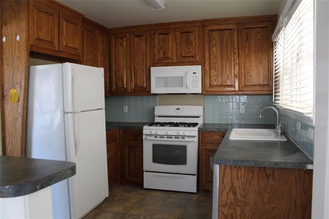 Building Photo - 1224 S Lamar St