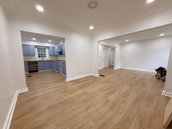 Building Photo - Completely renovated 5-bedroom, 3-bathroom home in the highly desirable Dalraida